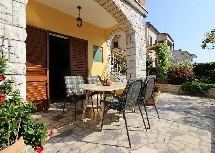 Apartman Hundefreundliches Nur 600 Meter Zum Mit Garten Und Grill Poreč
